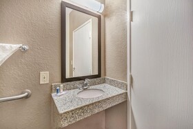 Motel 6 Humble, TX - Houston International Airport