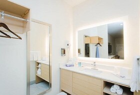 Palace Inn Blue Iah East