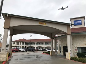 Americas Best Value Inn & Suites IAH Airport North