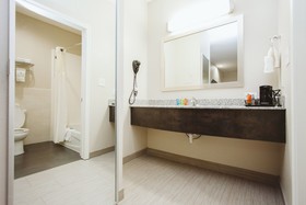 Americas Best Value Inn & Suites IAH Airport North