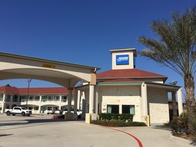 Americas Best Value Inn & Suites IAH Airport North