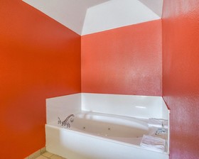 Rodeway Inn & Suites