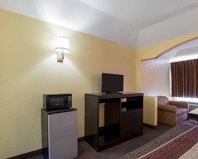 Rodeway Inn & Suites
