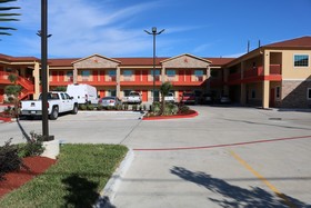 Scottish Inn & Suites IAH Airport