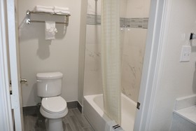 Scottish Inn & Suites IAH Airport
