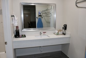 Scottish Inn & Suites IAH Airport