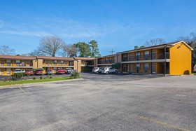 Econo Lodge Huntsville University Area