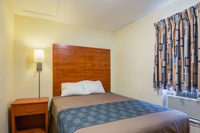 Econo Lodge Huntsville University Area