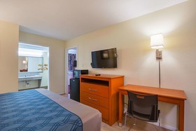 Econo Lodge Huntsville University Area