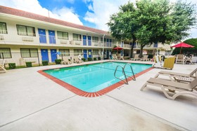 Motel 6 Huntsville