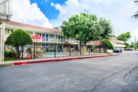 Motel 6 Huntsville