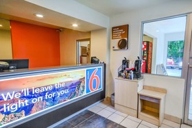 Motel 6 Huntsville