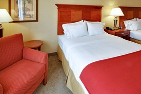 Holiday Inn Express Hotel & Suites West Hurst DFW Airport