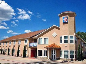 Motel 6 Hutchins TX