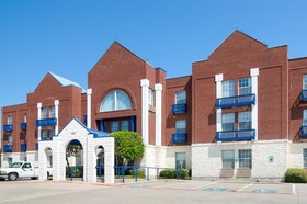 Comfort Suites Las Colinas Center
