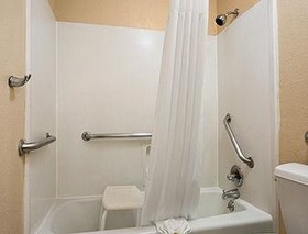 Days Inn by Wyndham Dallas Irving