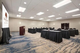 DoubleTree by Hilton Hotel Dallas - DFW Airport North