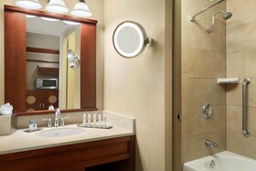 DoubleTree by Hilton Hotel Dallas - DFW Airport North