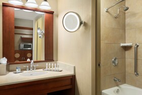 DoubleTree by Hilton Hotel Dallas - DFW Airport North