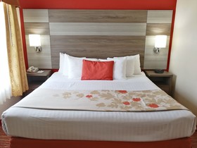 Hawthorn Suites By Wyndham Irving DFW South