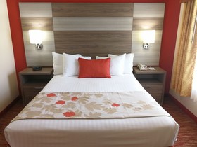 Hawthorn Suites By Wyndham Irving DFW South