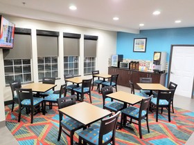 Hawthorn Suites By Wyndham Irving DFW South