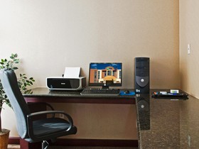 Holiday Inn Express Hotel & Suites Dallas Ft. Worth Airport South