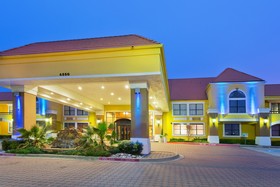Holiday Inn Express Hotel & Suites DFW North