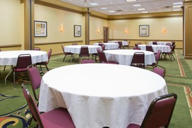Holiday Inn Express Hotel & Suites DFW North