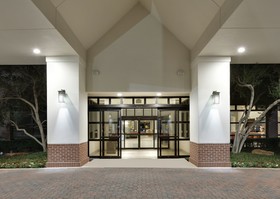 Holiday Inn Express & Suites Irving Conv Ctr - Las Colinas