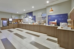 Holiday Inn Express & Suites Irving Conv Ctr - Las Colinas