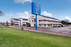 Motel 6 Irving Tx Irving Dfw Airport East