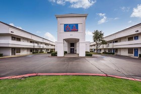 Studio 6 Dallas - Irving DFW Airport East