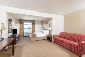 Wingate by Windham DFW / North Irving