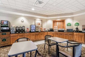 Wingate by Windham DFW / North Irving