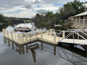 Lake Godstone™