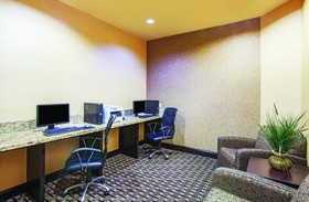 La Quinta Inn & Suites by Wyndham Jacksonville TX