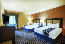 La Quinta Inn & Suites by Wyndham Jacksonville TX