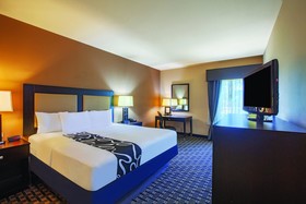 La Quinta Inn & Suites by Wyndham Jacksonville TX