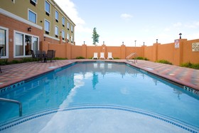 Holiday Inn Express & Suites Jourdanton-Pleasanton