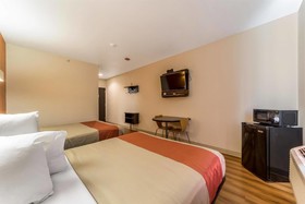 Motel 6 Jourdanton