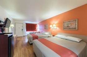 Motel 6 Junction