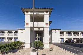 Motel 6 Junction