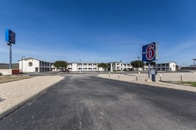 Motel 6 Junction