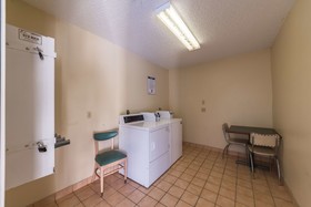 Motel 6 Junction