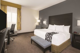 La Quinta Inn & Suites by Wyndham Karnes City - Kenedy
