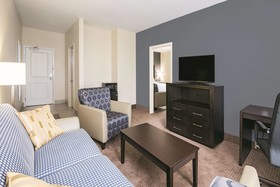 La Quinta Inn & Suites by Wyndham Karnes City - Kenedy