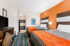 Days Inn & Suites by Wyndham Katy