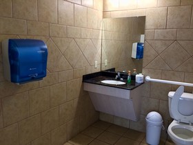 Days Inn & Suites by Wyndham Katy