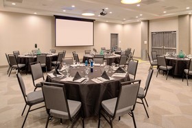 Holiday Inn & Suites Houston West - Katy Mills